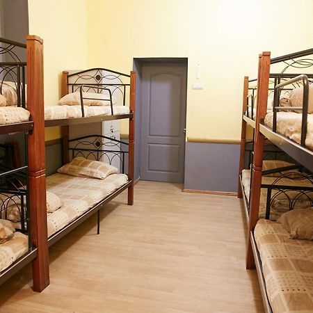 Night & Day Hostel Kiev Esterno foto