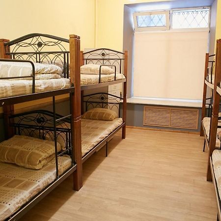 Night & Day Hostel Kiev Esterno foto