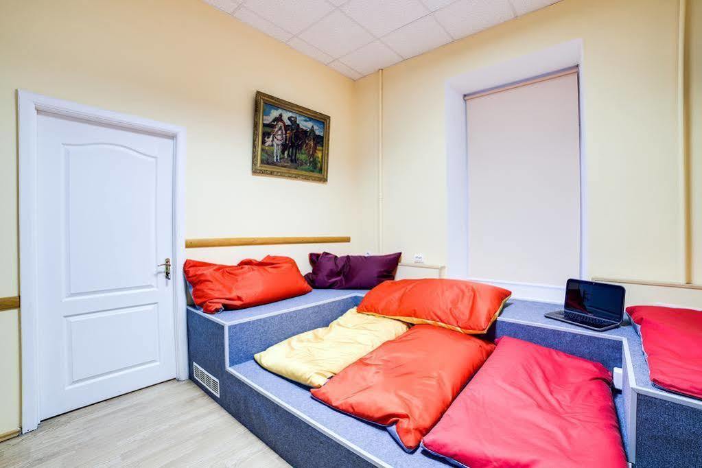 Night & Day Hostel Kiev Esterno foto