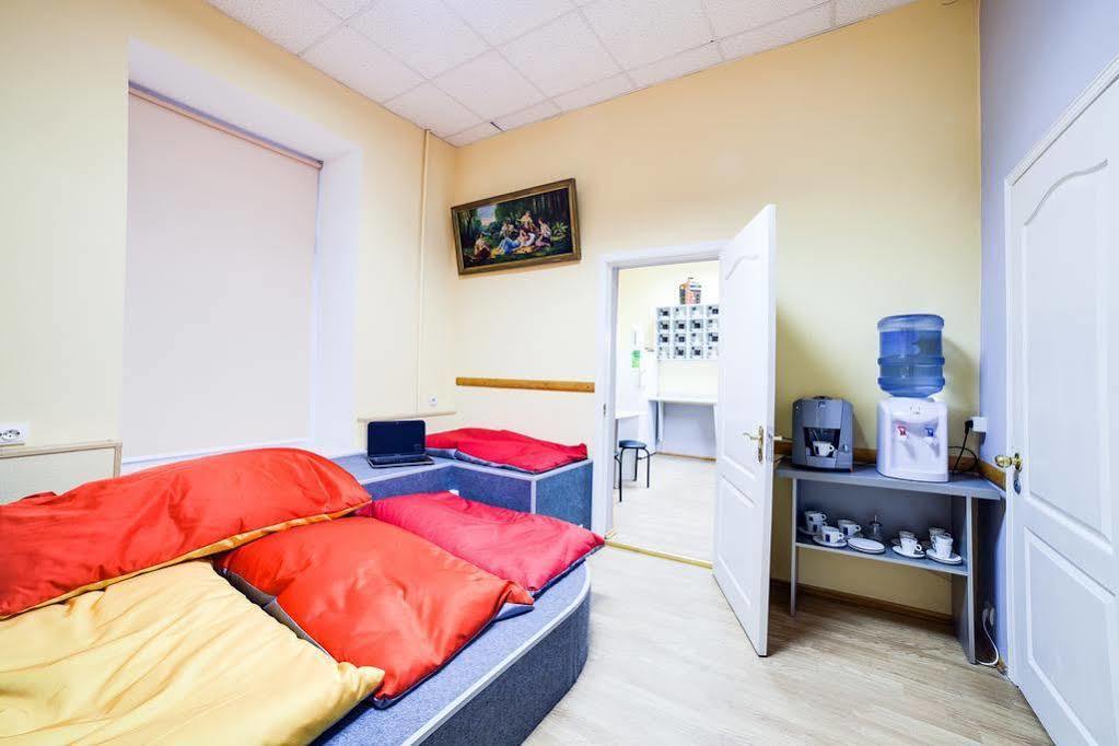 Night & Day Hostel Kiev Esterno foto