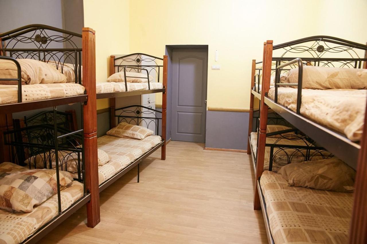 Night & Day Hostel Kiev Esterno foto