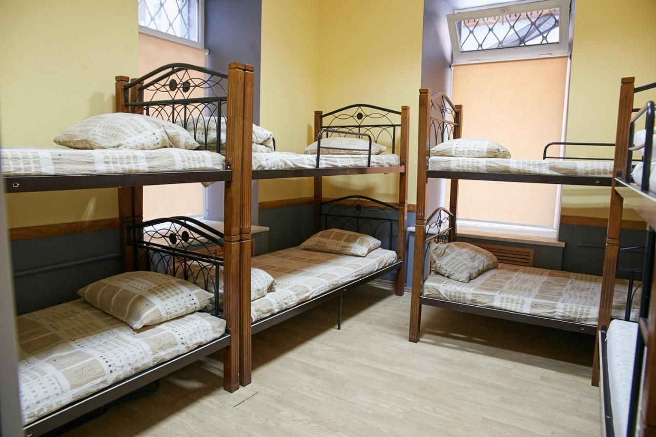 Night & Day Hostel Kiev Esterno foto